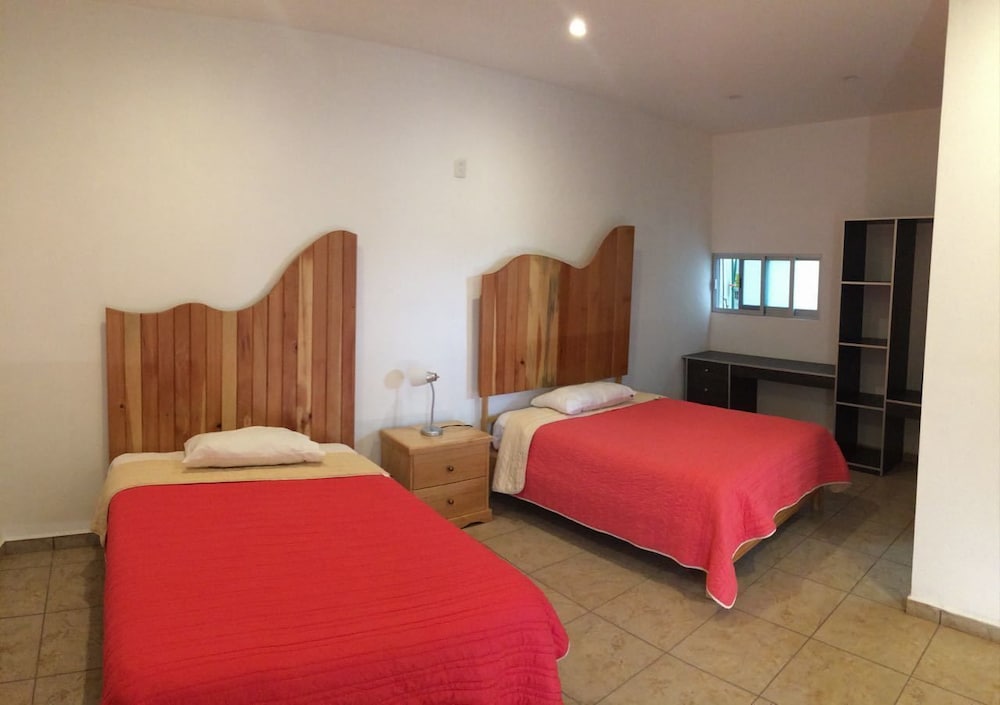Family Double Room, 2 Queen Beds, Accessible, Garden View photo 1
