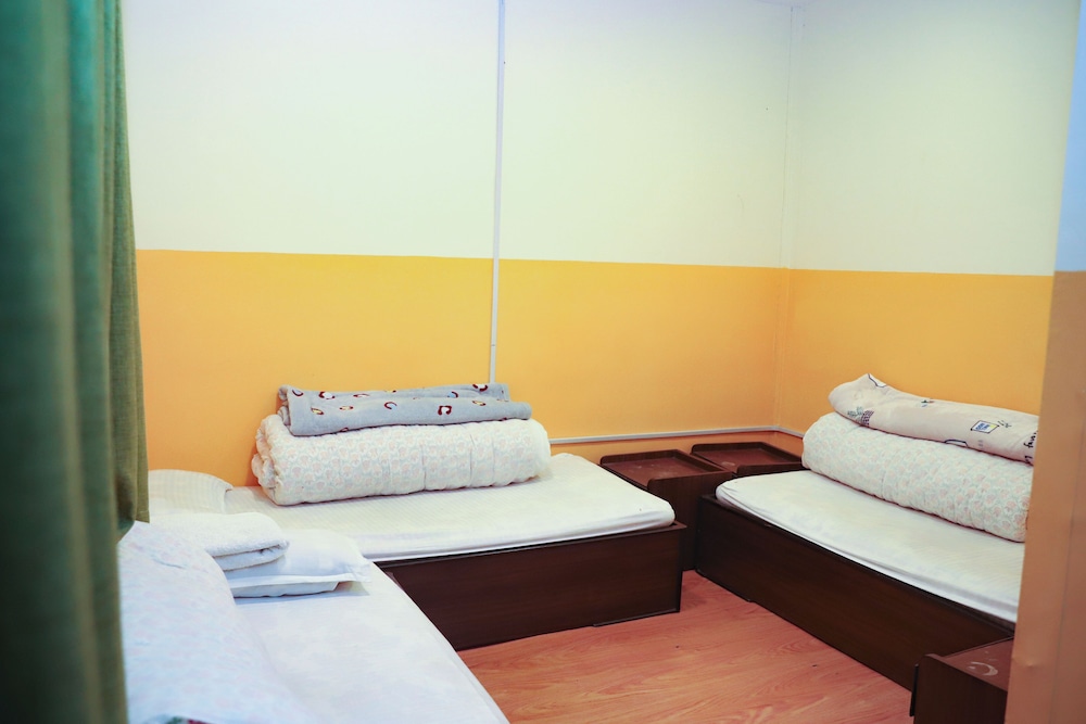 Family Room, Multiple Bedrooms photo 2