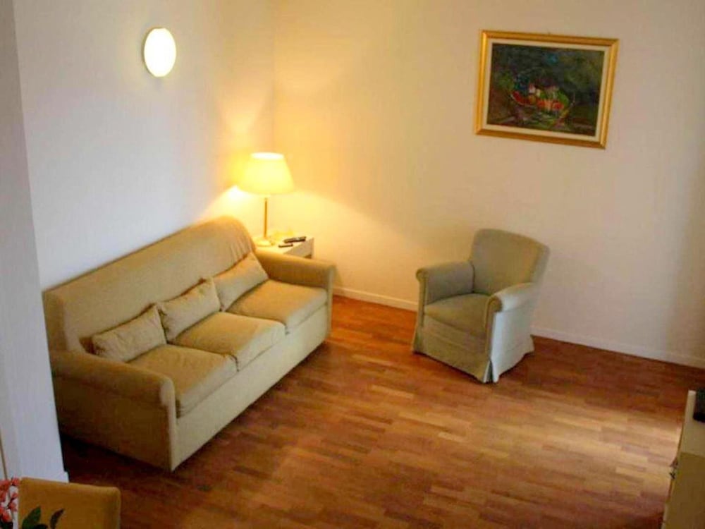Apartment photo 1