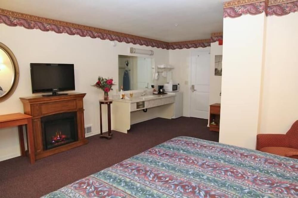 Jacuzzi Suite, 1 King Bed, Fireplace