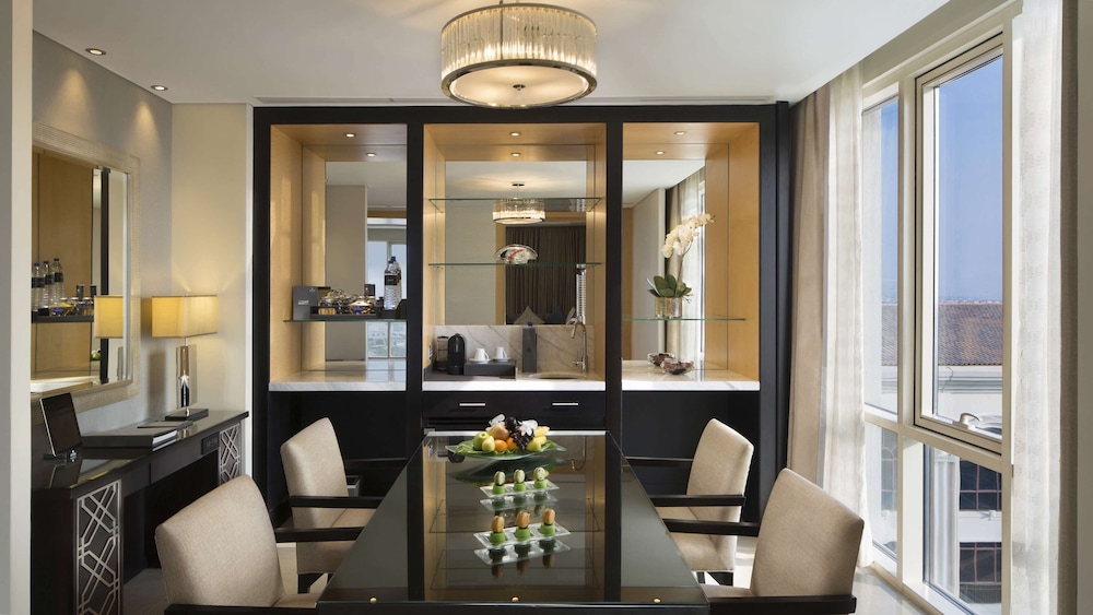 Corner Suite - Access to Snow Park in Ski Dubai for 2, Lounge Access including Afternoon Tea