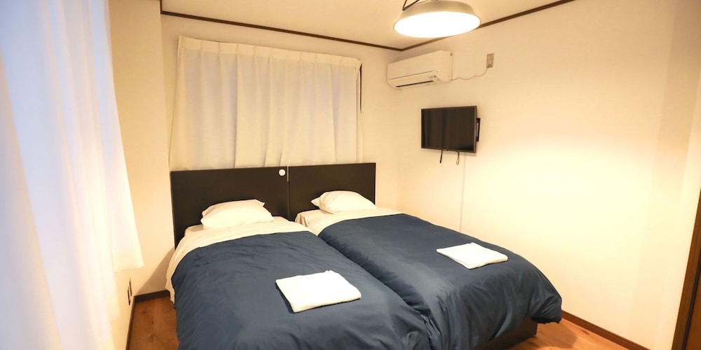 Standard Twin Room - Photo 7