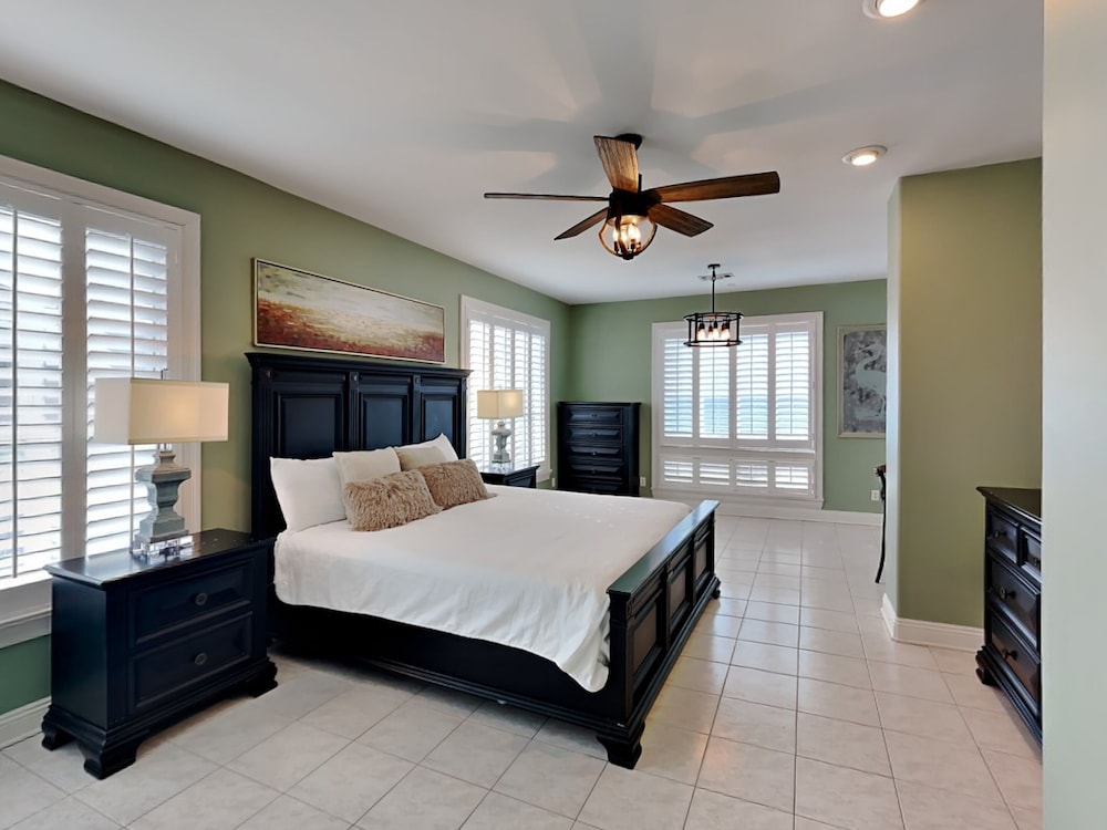 House, Multiple Beds, Kitchen, Ocean View photo 2