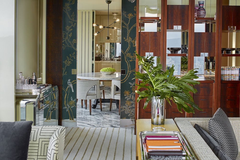 Three-bedroom Rosewood Harbour Suite