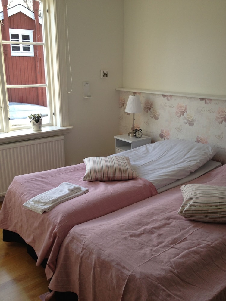 House, 3 Bedrooms photo 2