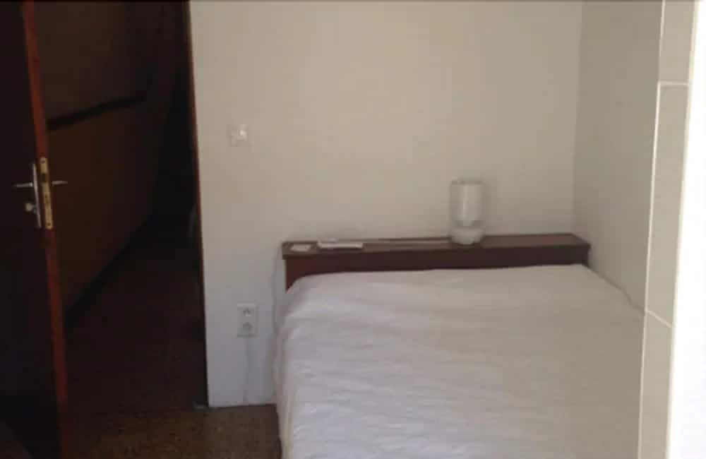 Single Room photo 3