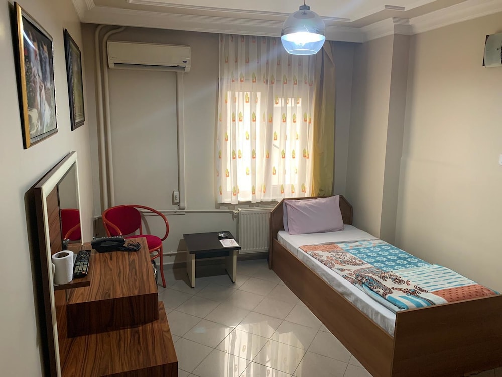 Basic Single Room, City View photo 1