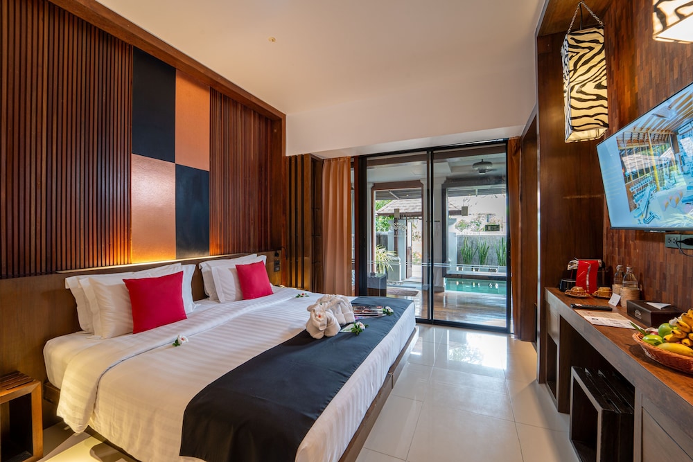 Plunge Pool Suite - Photo 2