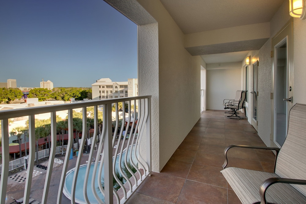 Suite, 1 Bedroom, Balcony, Pool View