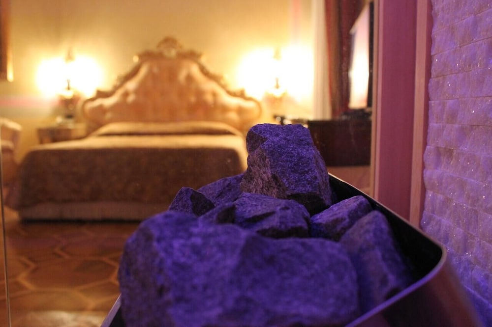 Romantic Suite, 1 Bedroom, Sauna, Tower photo 3