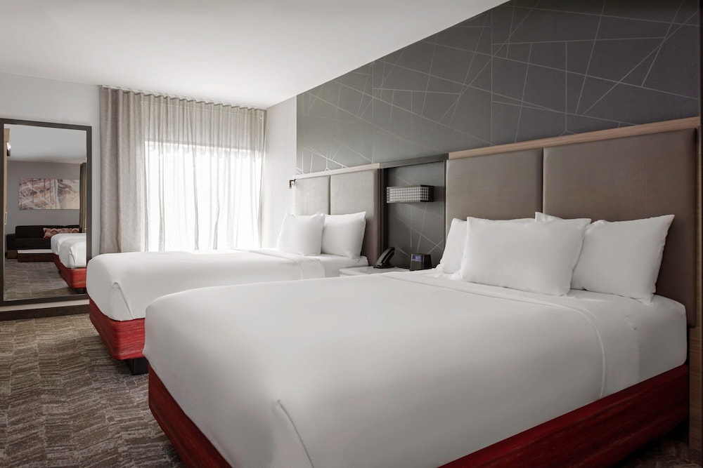 Suite, 2 Queen Beds (Mobility Accessible, Tub) photo 1