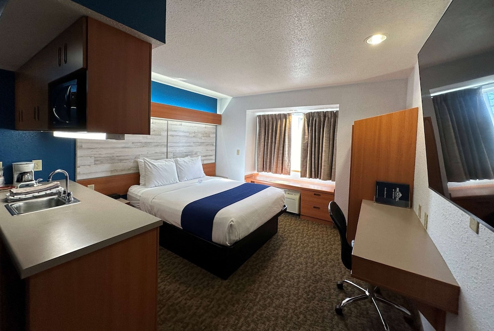 Studio Suite, 1 Queen Bed, Accessible, Non Smoking - Photo 1