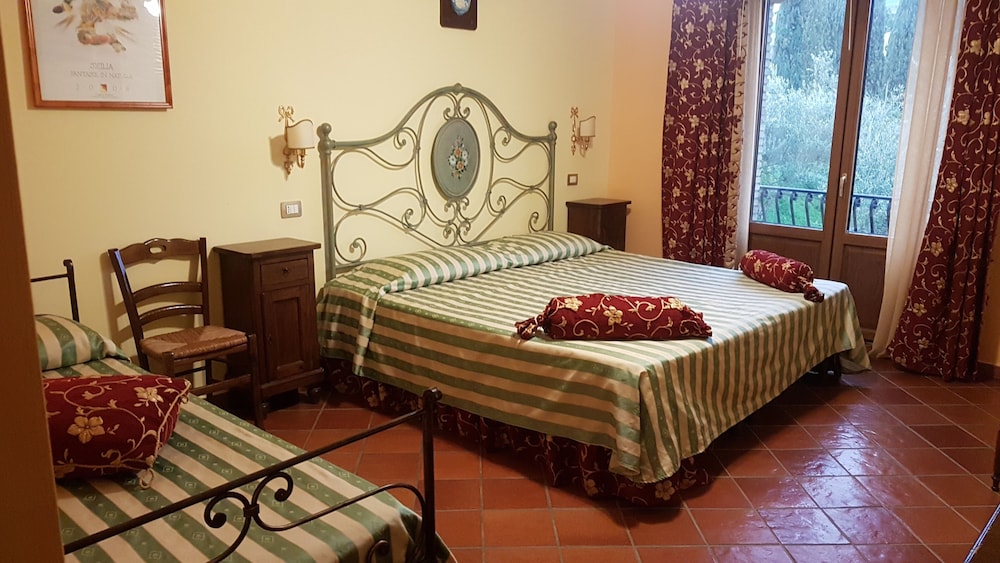 Standard Double Room Single Use photo 2