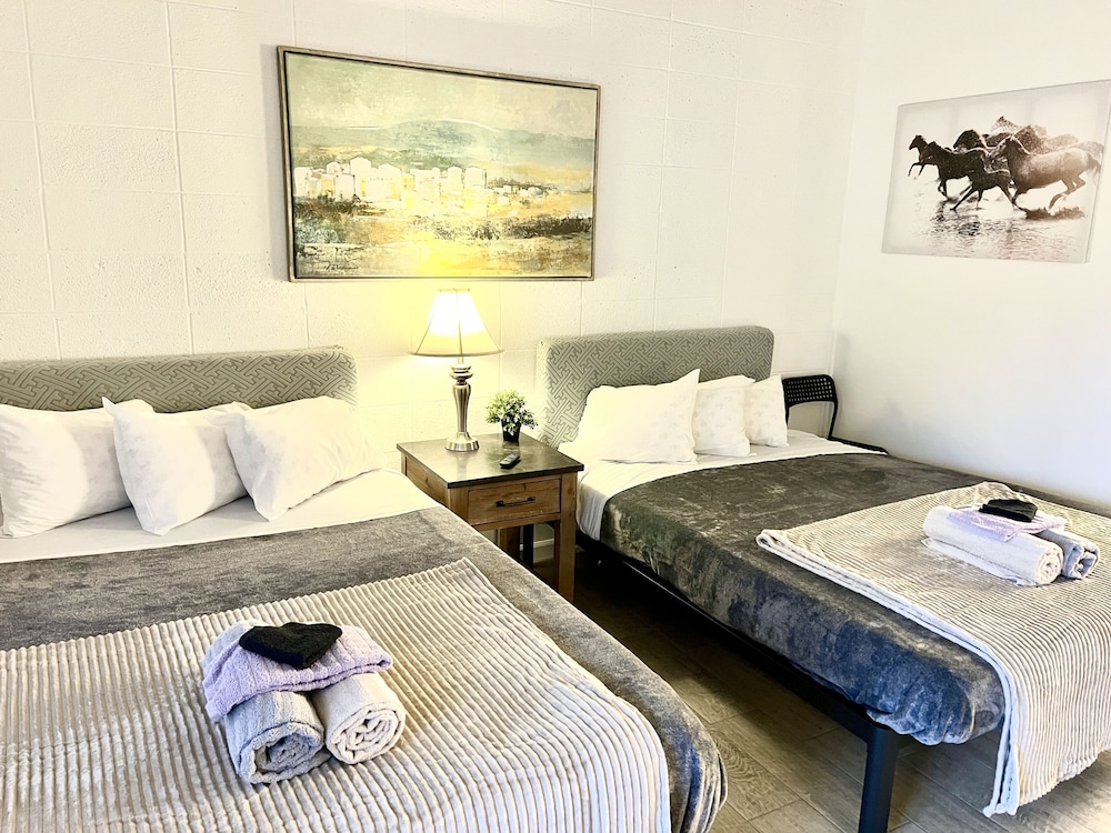 Comfort Room, 2 Queen Beds, Non Smoking, Refrigerator & Microwave