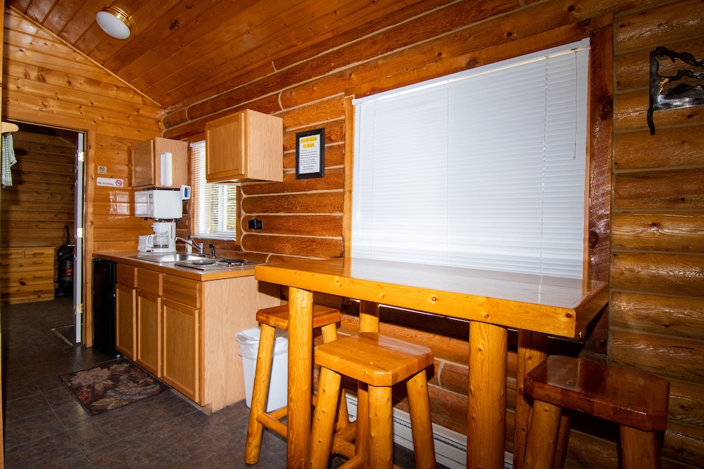 Cottage, 1 Bedroom, Kitchenette (Private Hot Tub) photo 3