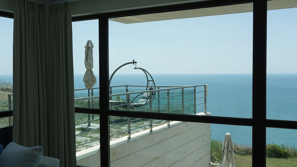 Comfort Apartment, 2 Bedrooms, Balcony, Sea View photo 2