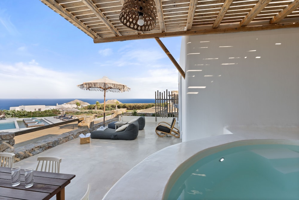 Superior Suite, Jetted Tub, Sea View - Photo 22