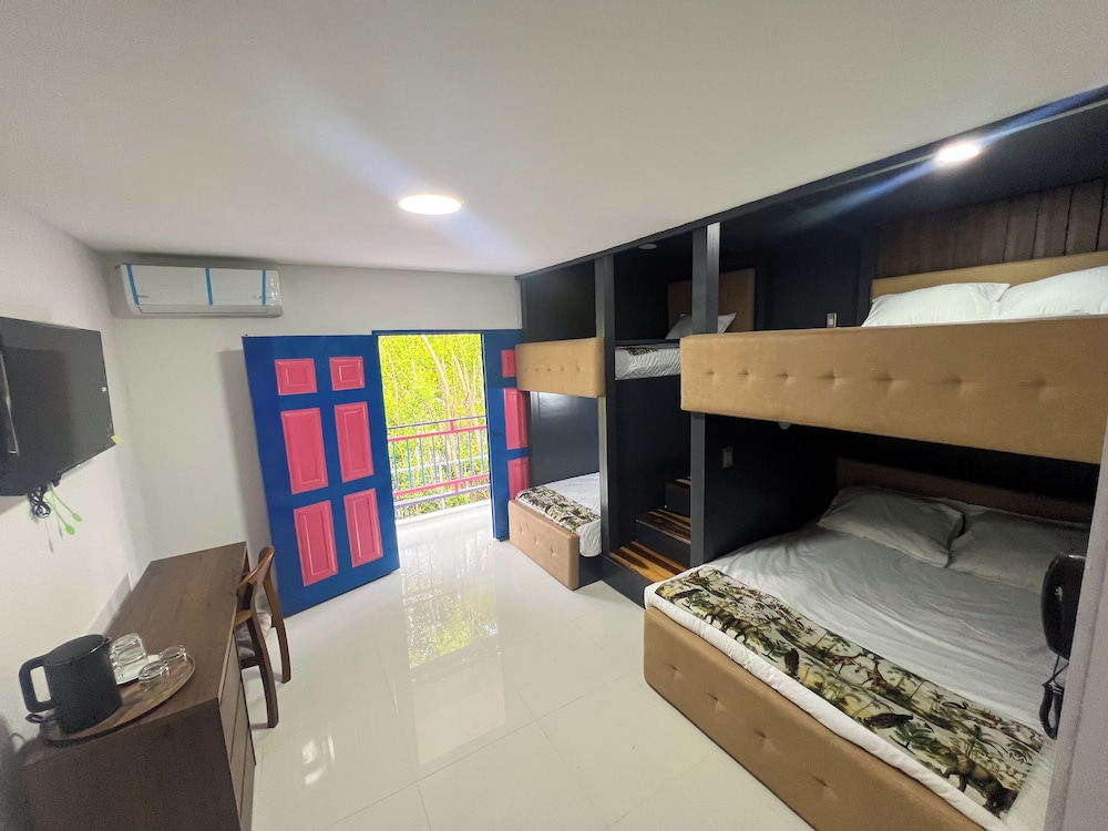 Family Room, Air conditioning, Garden View