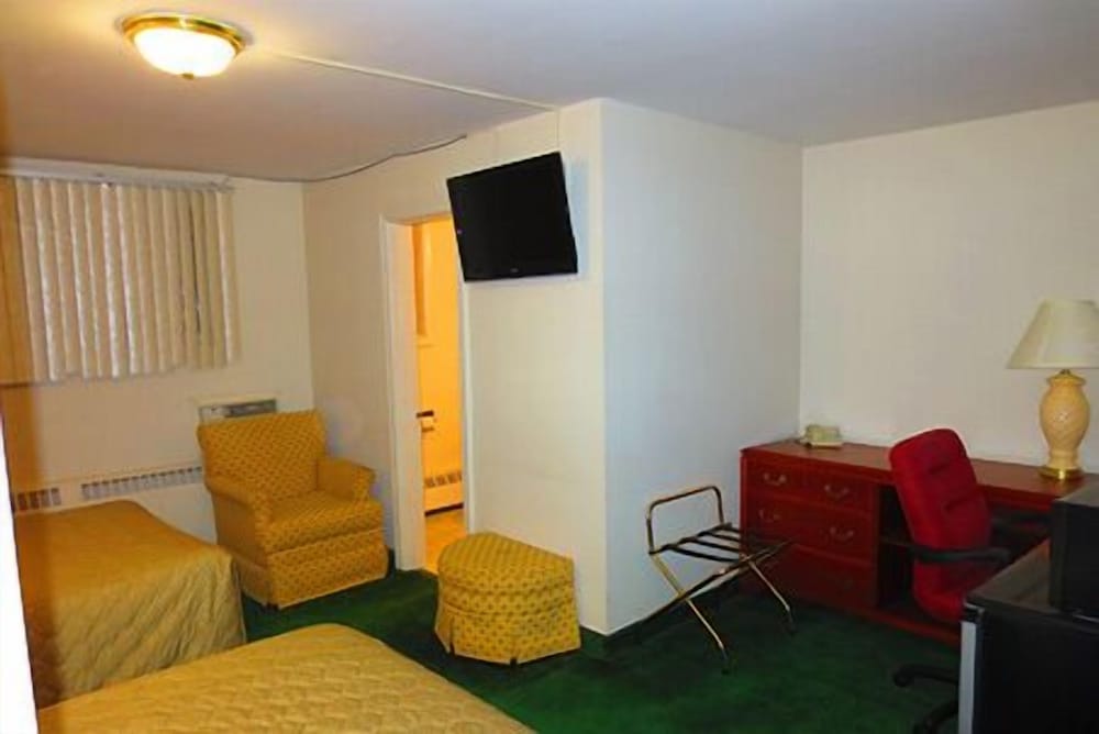 Double Room, 2 Queen Beds photo 3