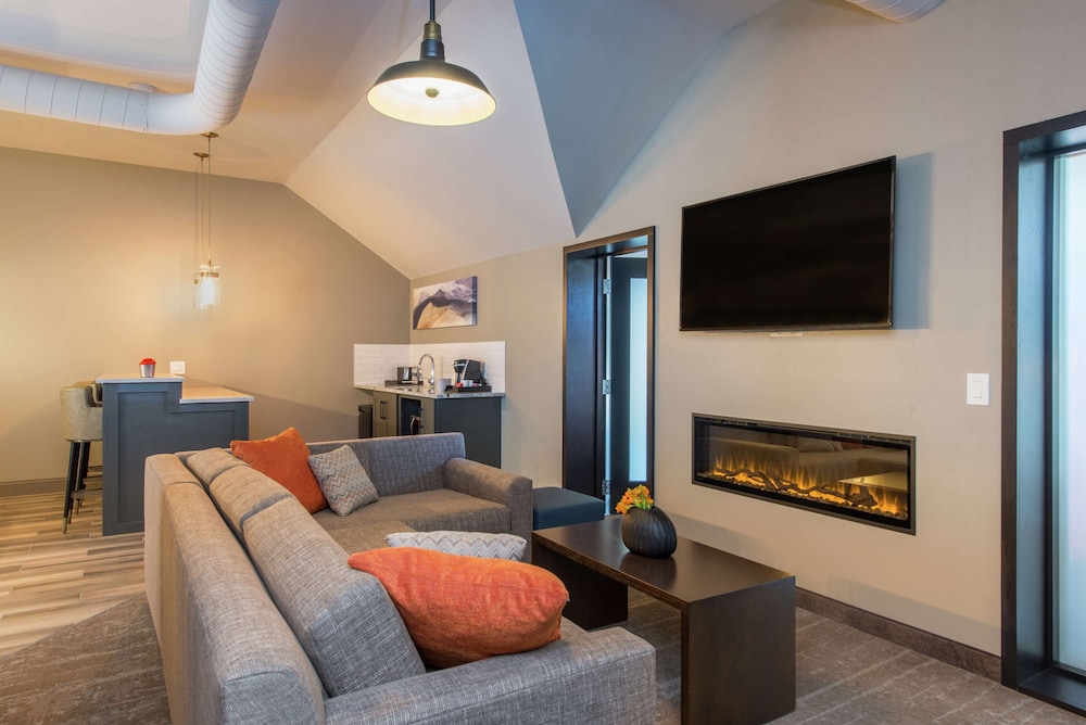 Superior Suite, 1 King Bed, Non Smoking