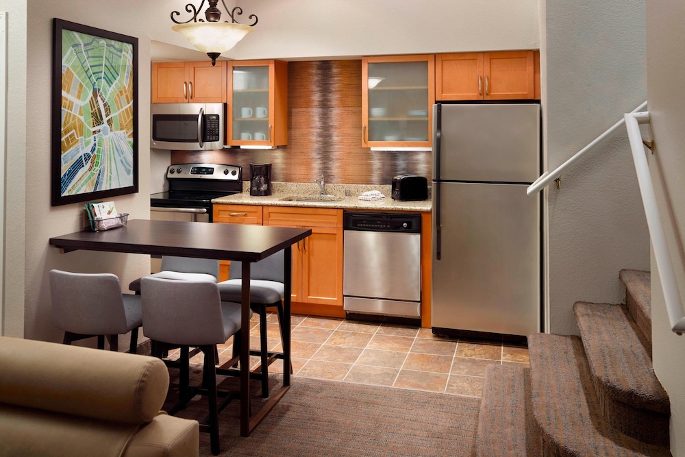 Penthouse, 2 Bedrooms - Photo 3