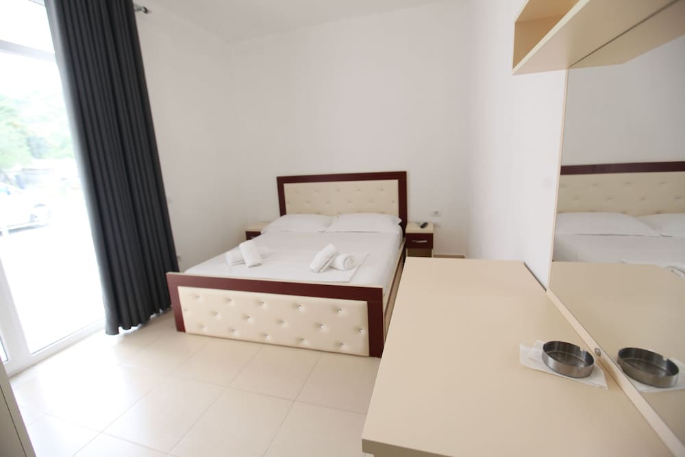 Economy Double Or Twin Room photo 2