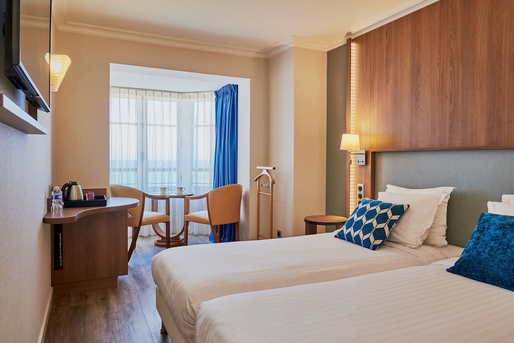 Superior Room, 2 Twin Beds, Sea View - Photo 1