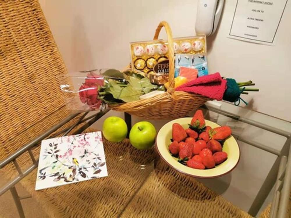 Deluxe Studio, Non Smoking, Kitchenette (Honeymoon/Deluxe Studio) photo 3