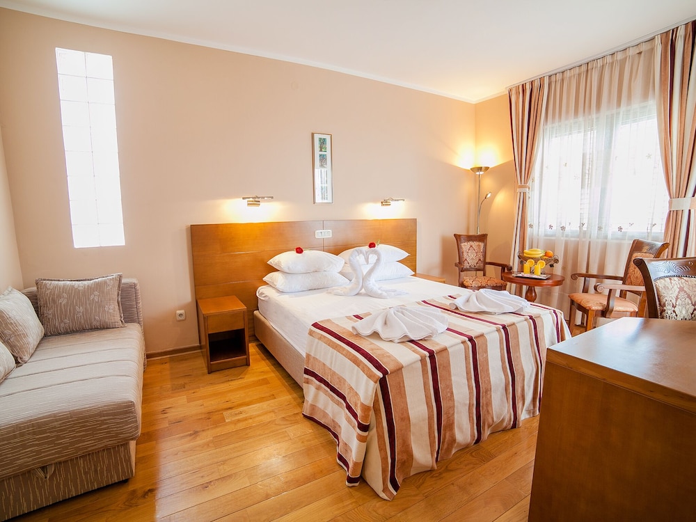 Double Room, Balcony, Sea View photo 2