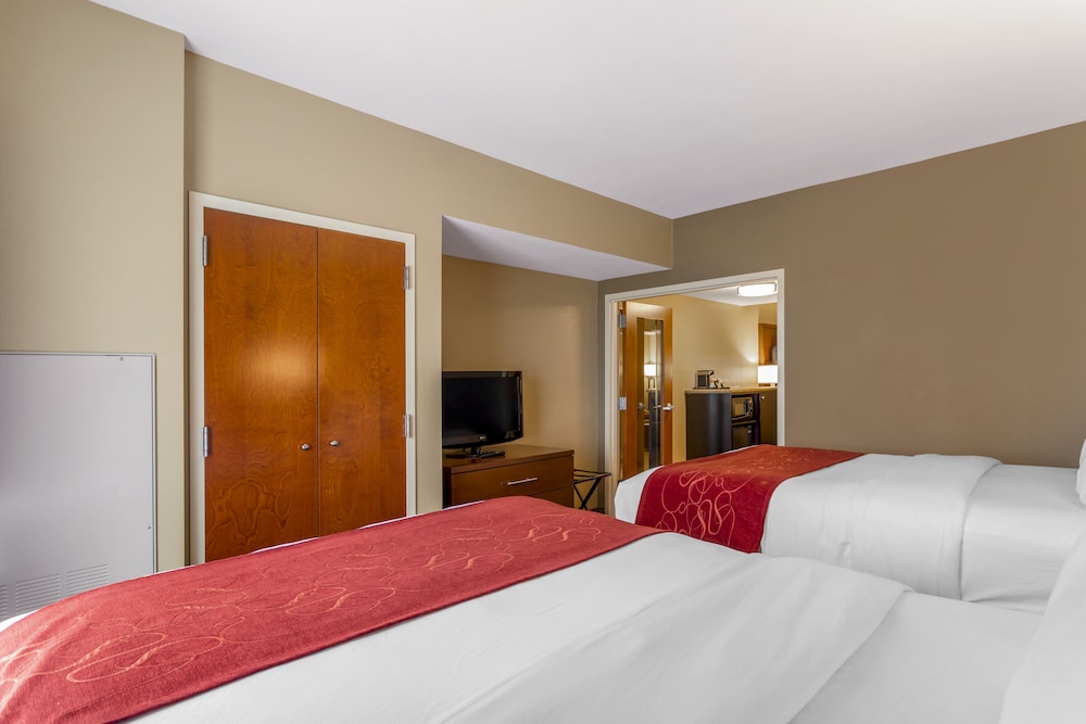 Suite, Multiple Beds, Non Smoking - Photo 4