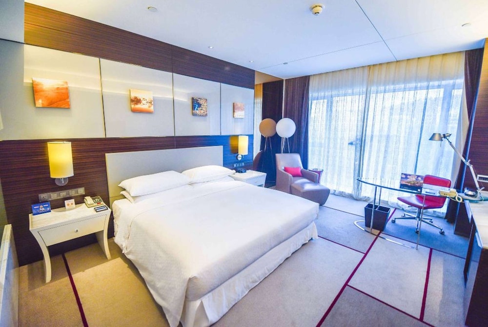 Superior Room, 1 King Bed
