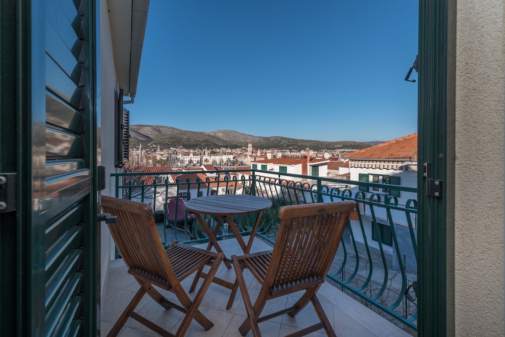 Superior Apartment, City View - Photo 10