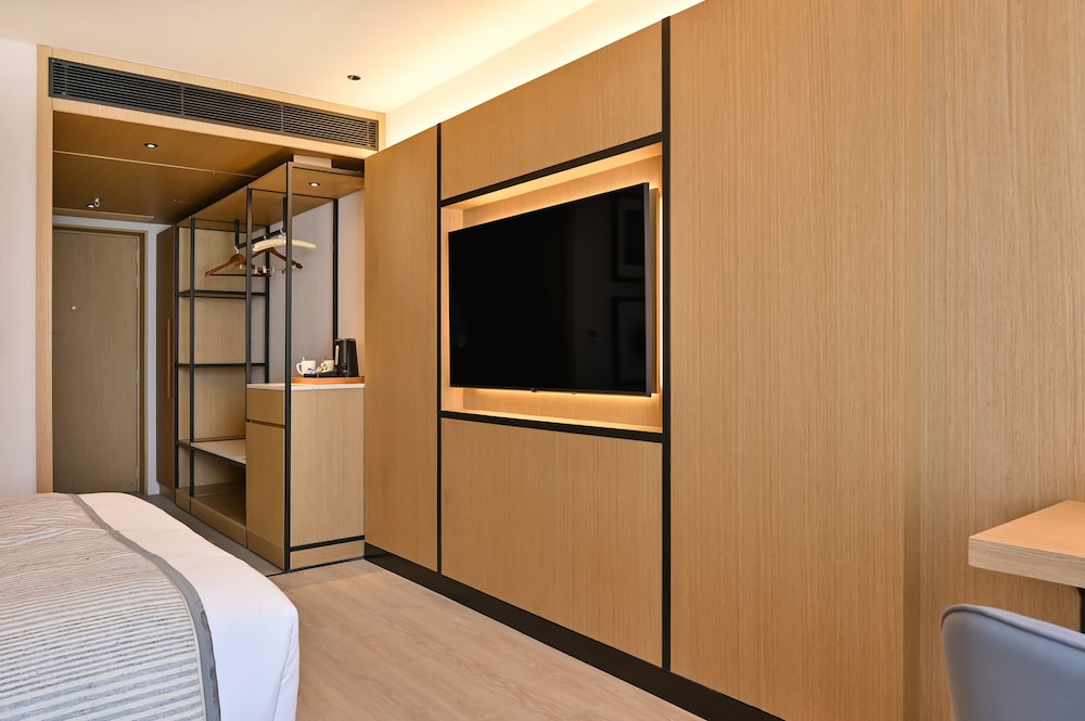 Suite - Photo 21