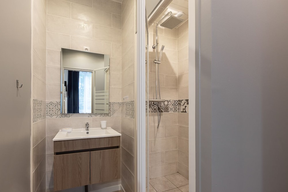 Deluxe Studio, Ensuite - Photo 6