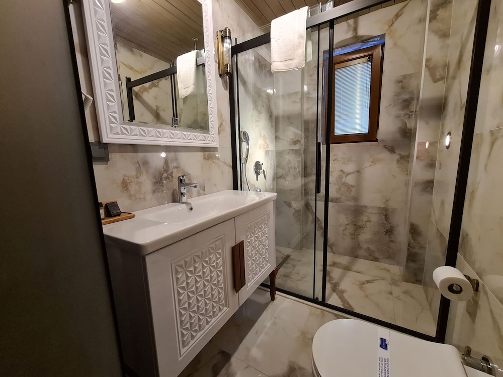 Deluxe Suite, 2 Bedrooms, Sea View photo 3