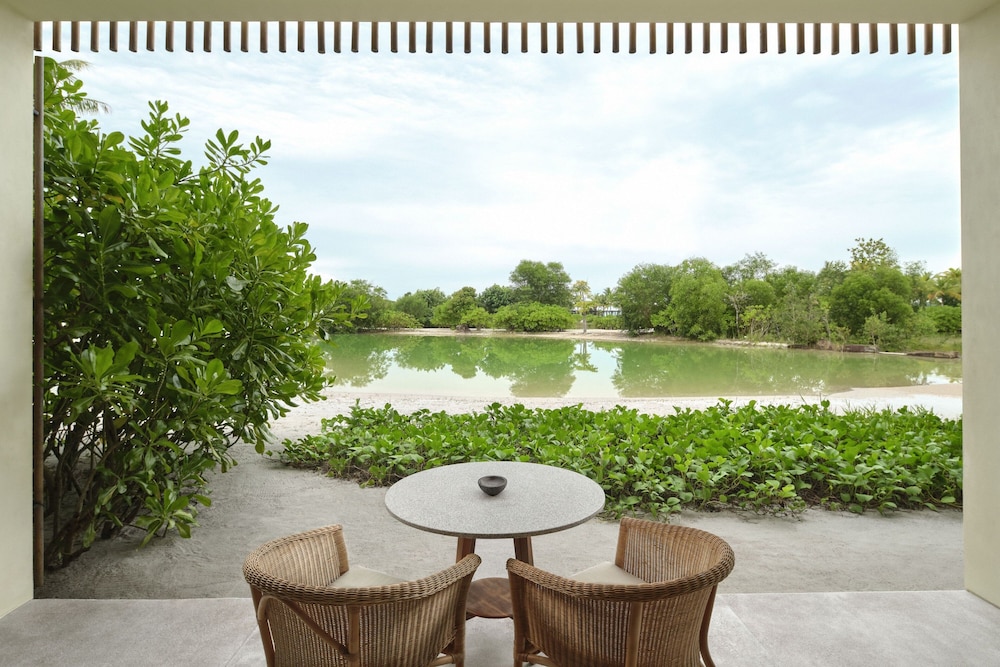 Room, 2 Twin Beds, Terrace, Lagoon View - Photo 2