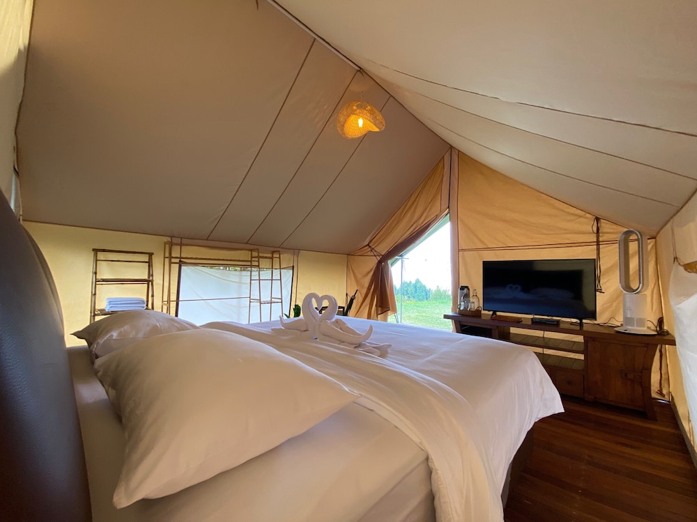 Couple Glamping