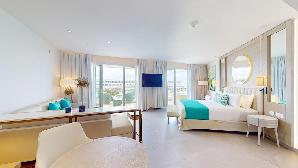 Princess Luxury Junior Suite with Hydromassage - Photo 7