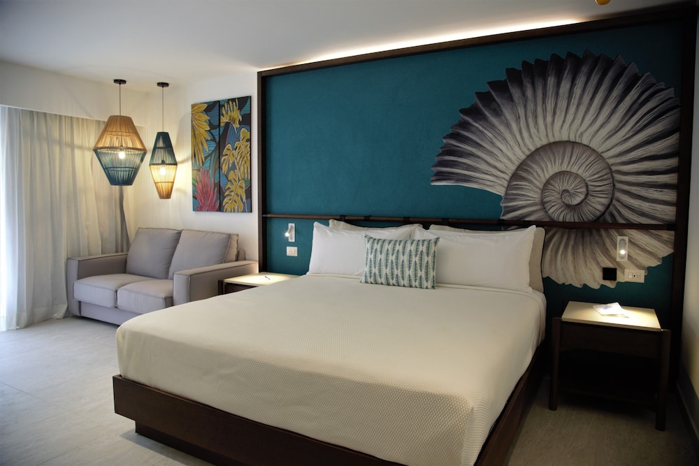 Suite Caribe All Inclusive (2 Adults + 1 Child)