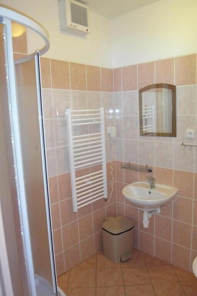 Standard Double or Twin Room photo 3