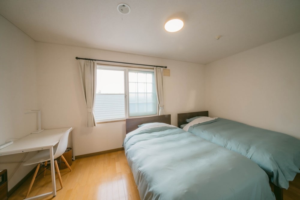 Basic Twin Room, 2 Bedrooms photo 1