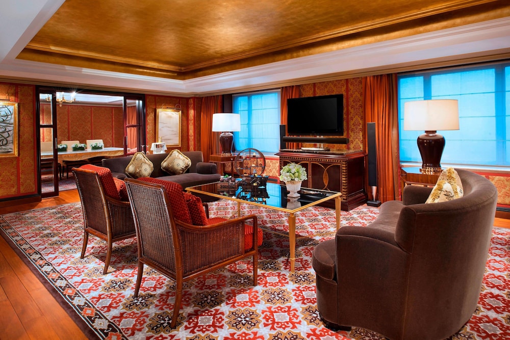 Presidential Suite, 1 King Bed, City View photo 3