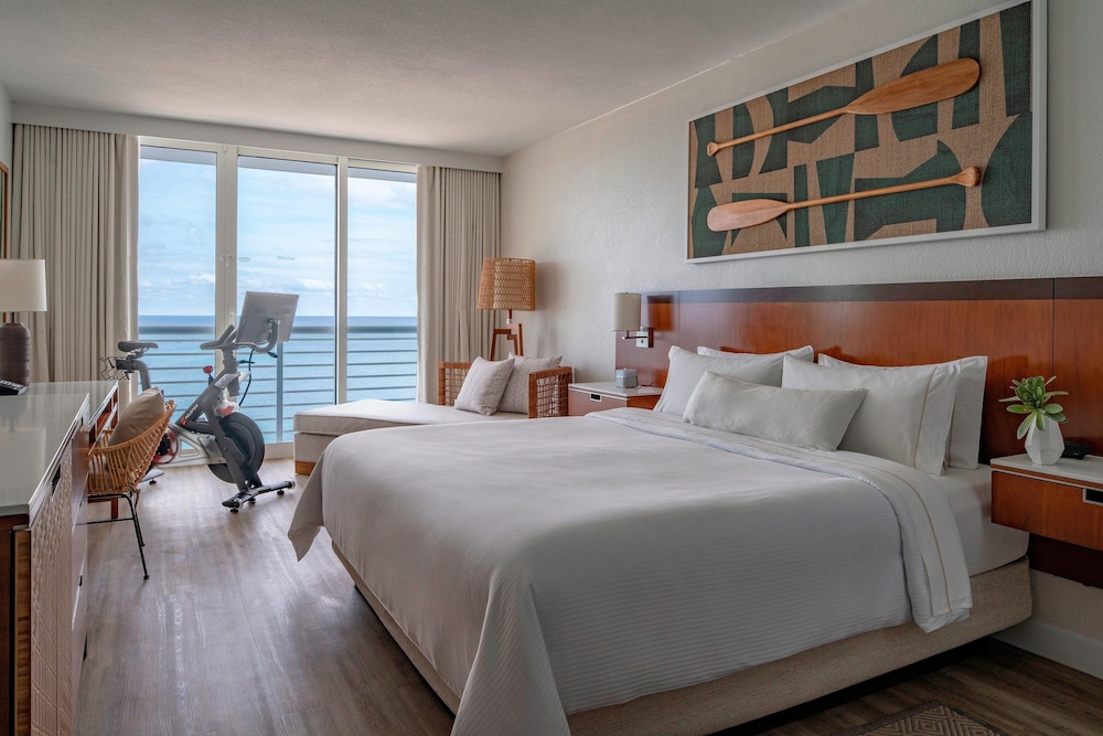 Premium Room, 1 King Bed, Ocean View - Photo 3