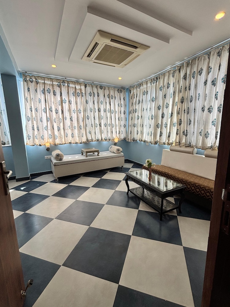 Lake View Junior Suite , King Bed ( 3rd Floor ) photo 3