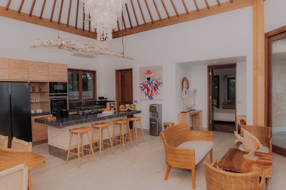 Family Villa, Ocean View - Photo 2