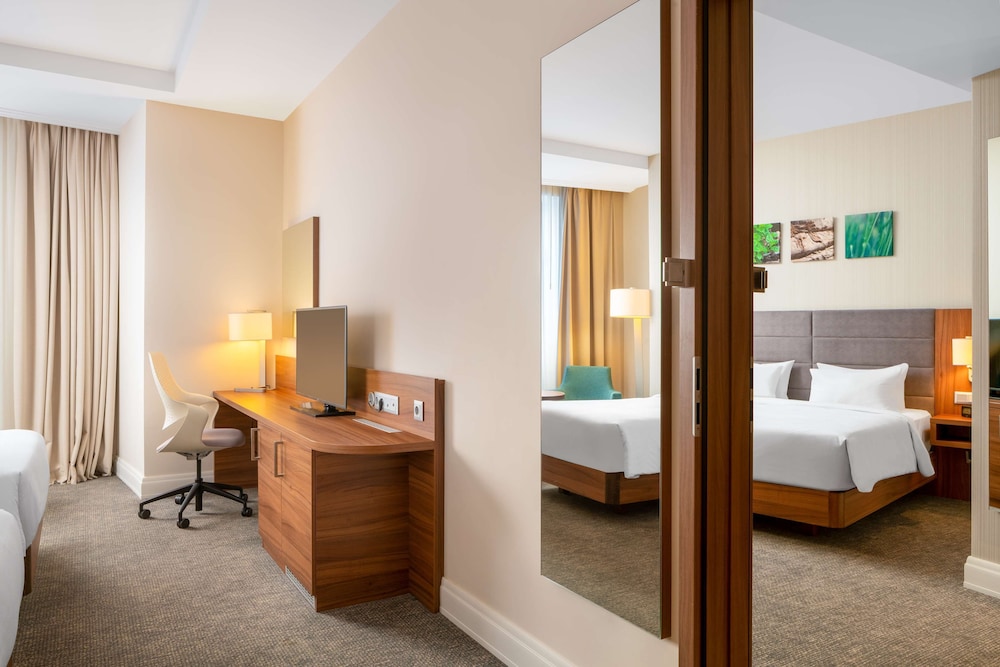 Room, 1 King Bed, Connecting Rooms photo 1