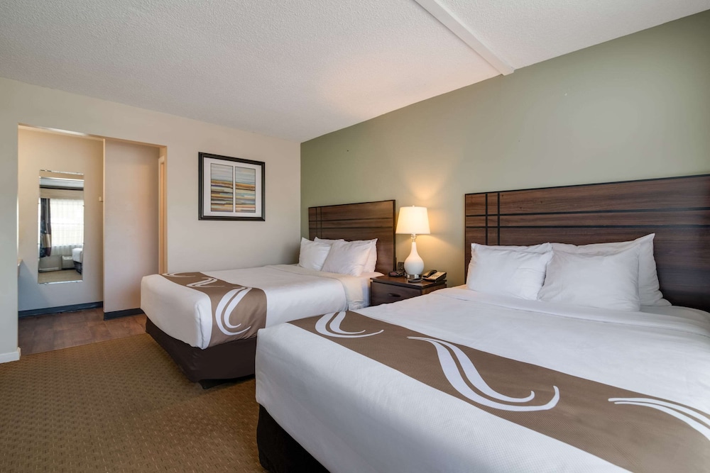 Suite, 2 Queen Beds, Non Smoking (Efficiency) - Photo 4
