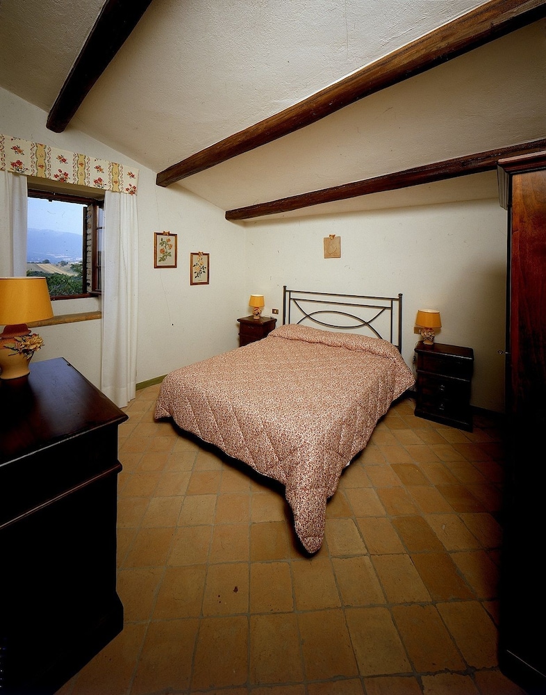 Classic Suite, 1 Bedroom, Non Smoking, Hill View