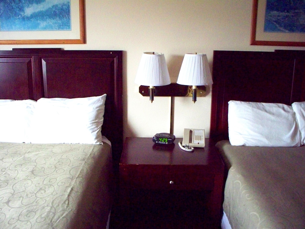 Standard Room, 2 Double Beds photo 2
