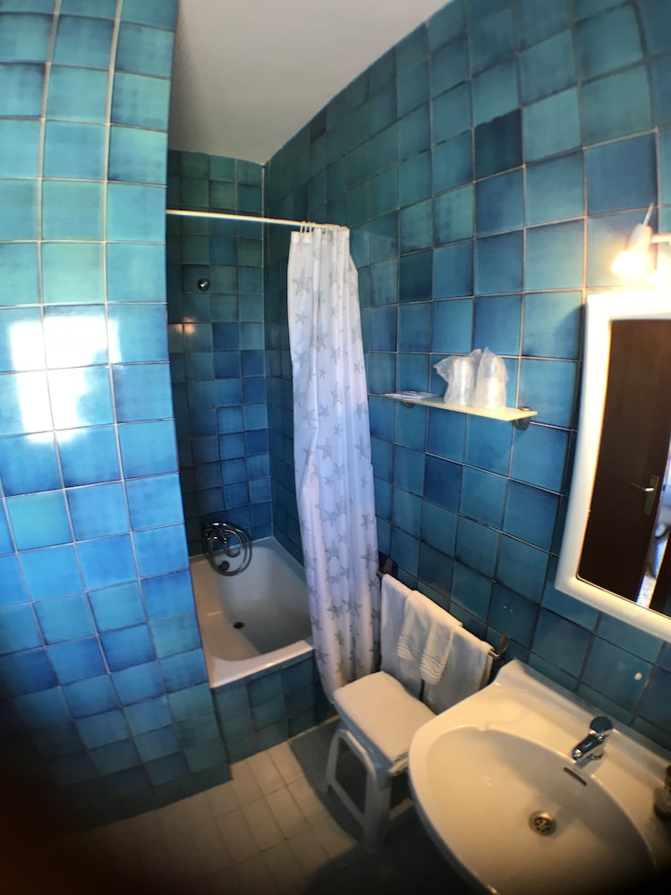 Standard Double Room, Shared Bathroom photo 2